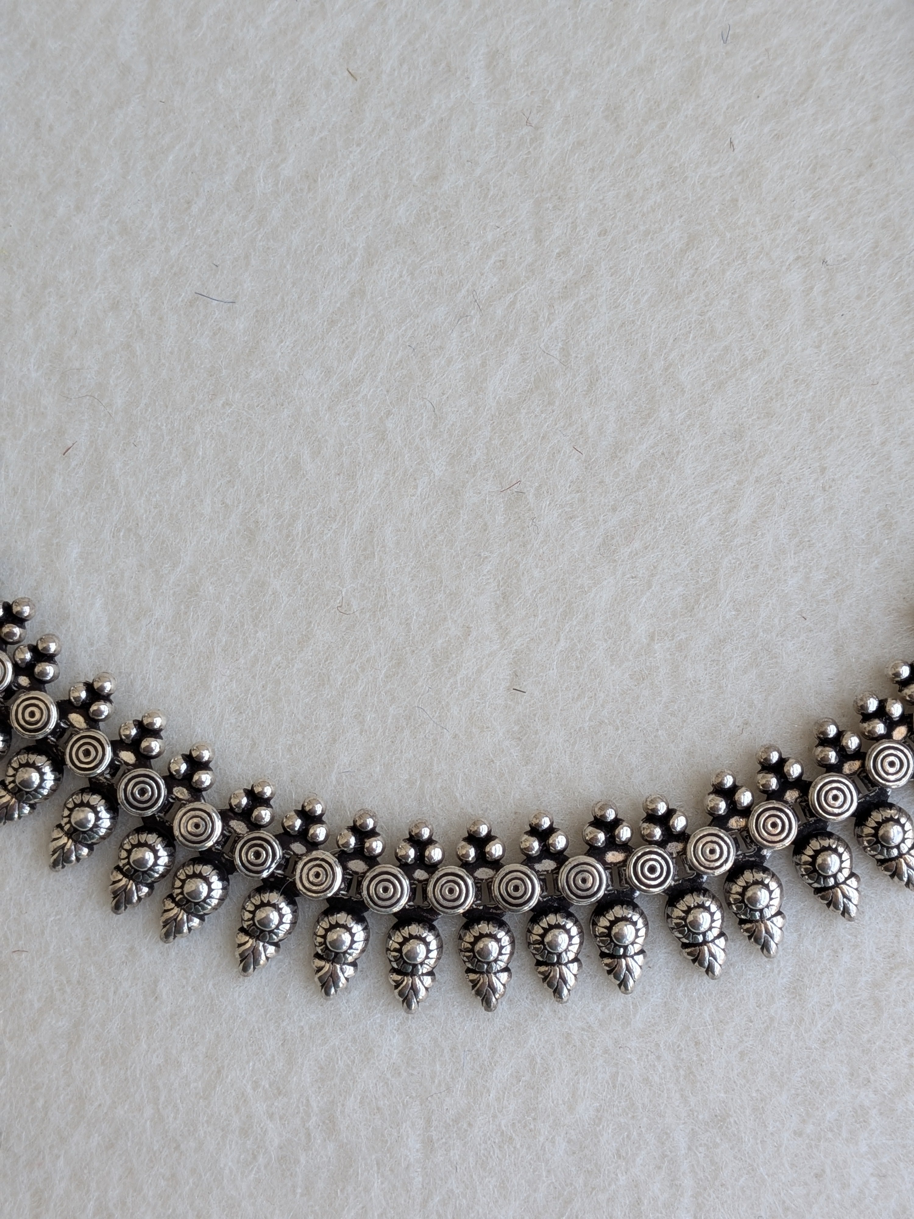 Cheryll - Intricate 925 Silver choker necklace with peacock green Dori
