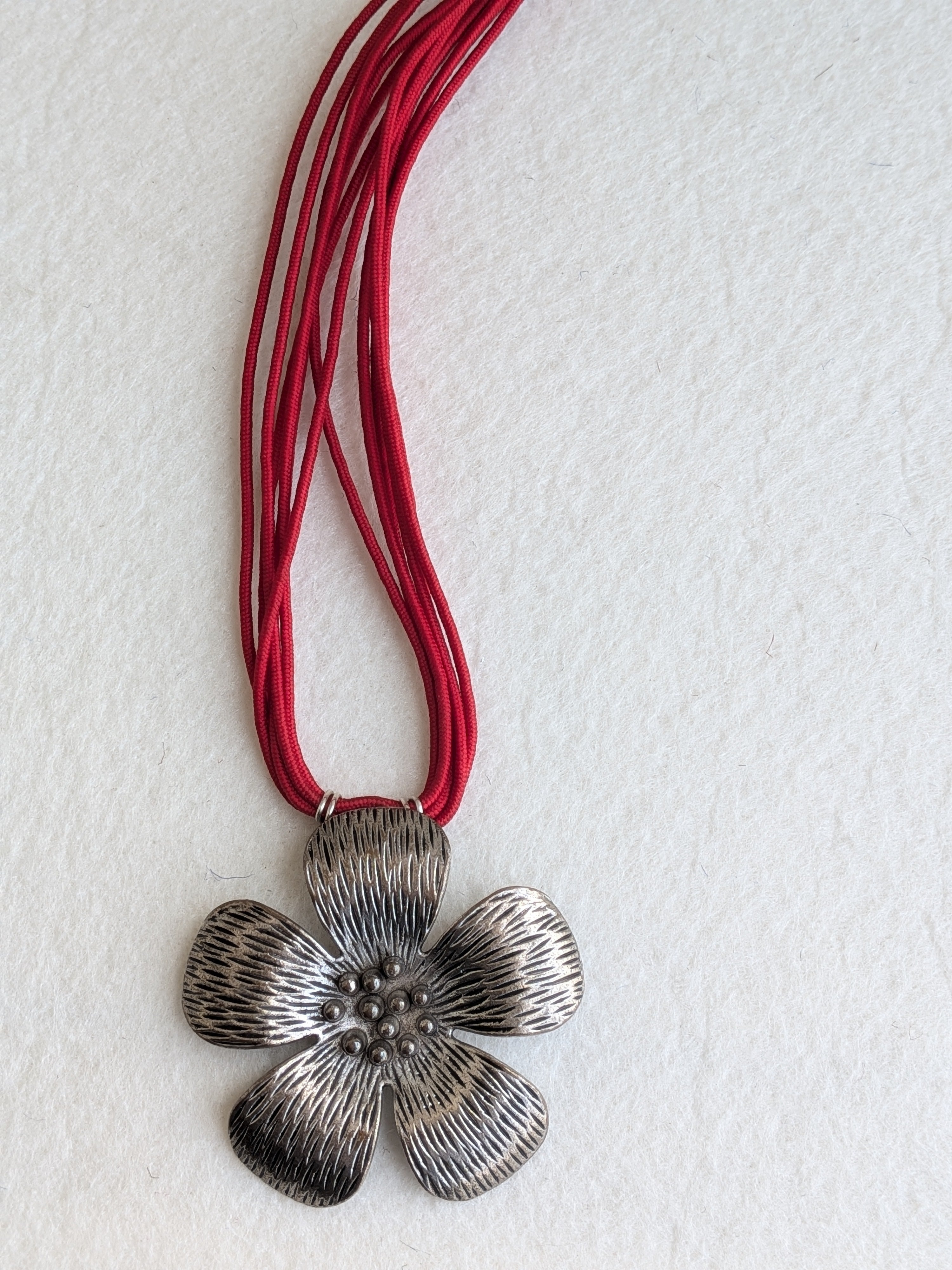 Kamala - 925 Silver Statement Flower Statement Pendant Necklace with Red Dori